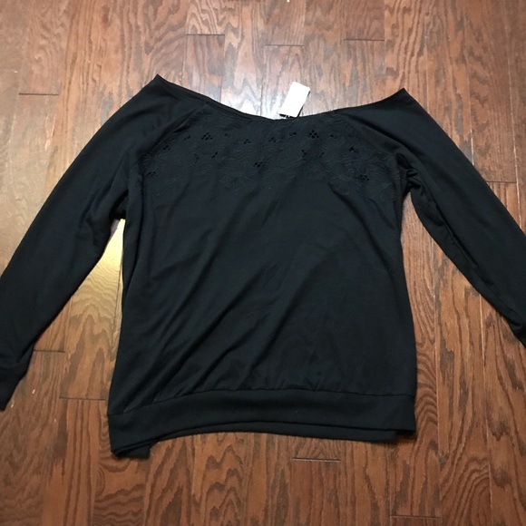 TORRID NWT Black Lace Embroidered Off Shoulder Top Sweatshirt Plus Sz 3X - Picture 5 of 8
